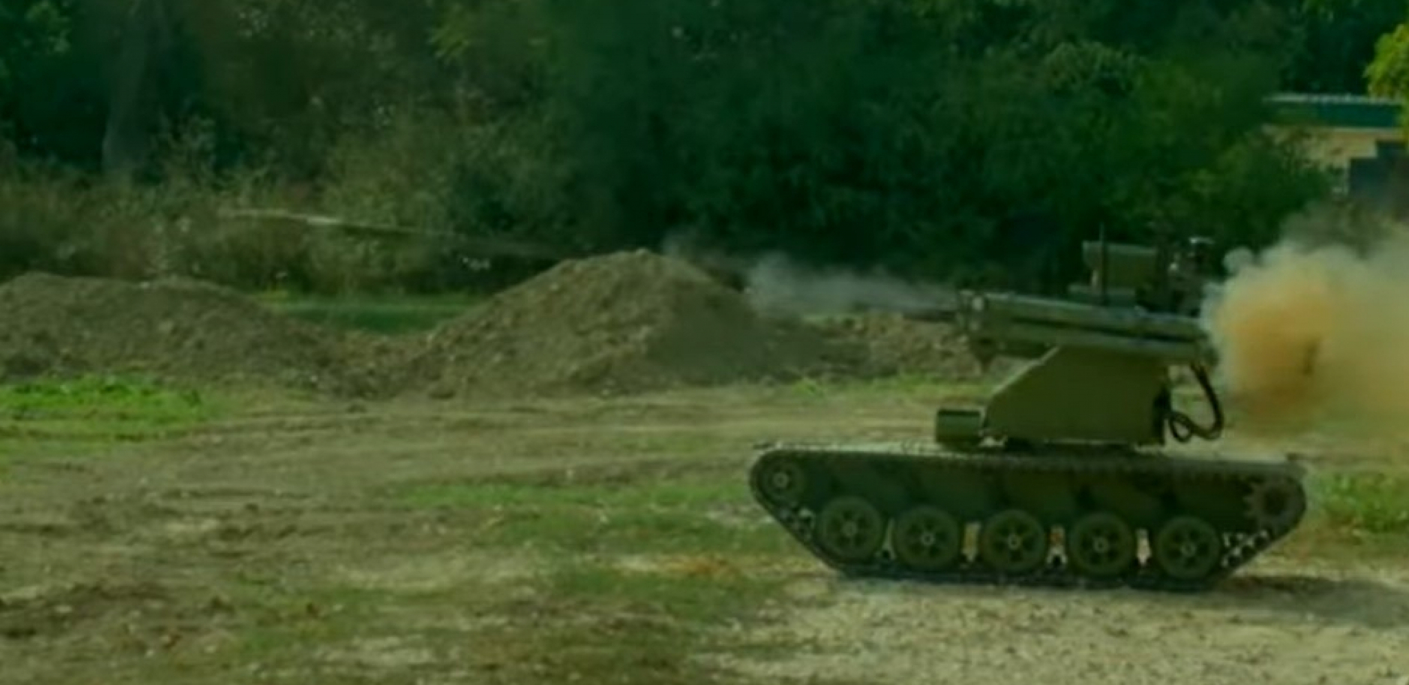 BAŠ PO MERI SPECIJALACA Kreće se tiho i nečujno, nišani kao čovek i razara kao tenk! "Mali" Miloš kopneni dron Vojske Srbije