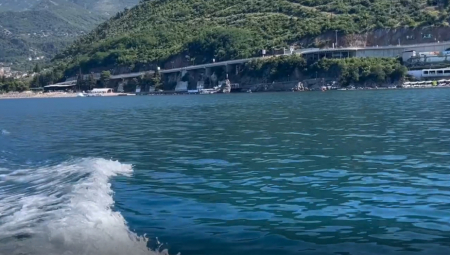 BESNI RAT NA DRUŠTVENIM MREŽAMA! "Da neko donese trezven zaključak da će letovati u Crnoj Gori, stvarno ne razumem!"