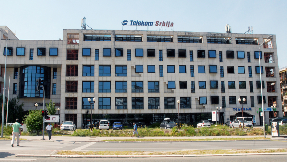 DOBRE VESTI Uspešno poslovanje preduzeća koje obeležava 25 godina postojanja Od Telekoma državi i građanima 6,7 milijardi!