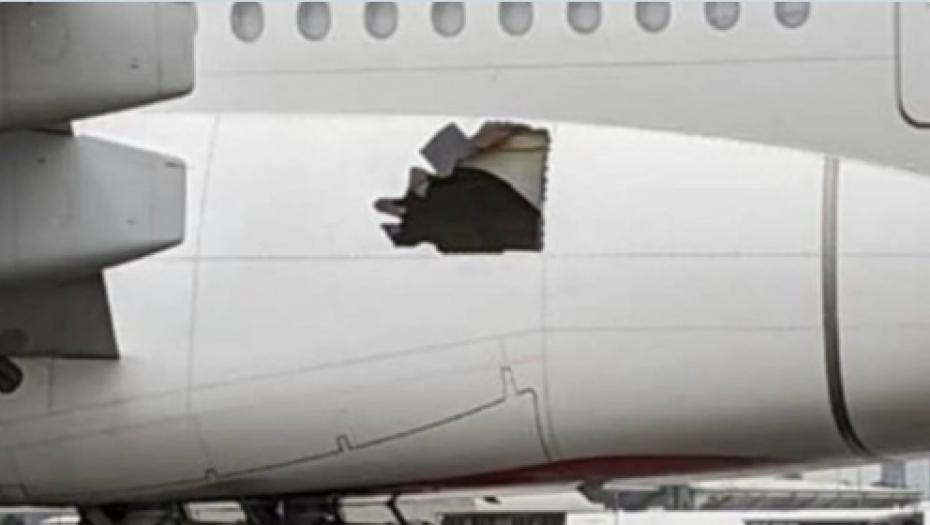 ZASTRAŠUJUĆI GLASAN PRASAK ŠOKIRAO PUTNIKE Leteli 14 sati sa rupom u avionu (FOTO)