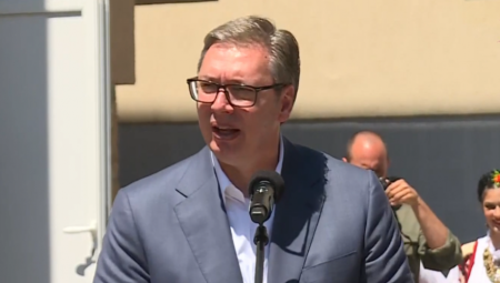 PREDSEDNIK VUČIĆ SE NAŠALIO SA MEŠTANIMA Kad je neko rekao da je Srbinu nemoguće ugoditi, mora da je mislio na Ivanjicu