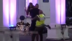 POJAVIO SE SNIMAK JEZIVE TUČE U ZADRUZI! Filip Car nasrnuo na obezbeđenje, zgrabio Dalilu i bacio je, zadrugar doživeo pomračenje (VIDEO)