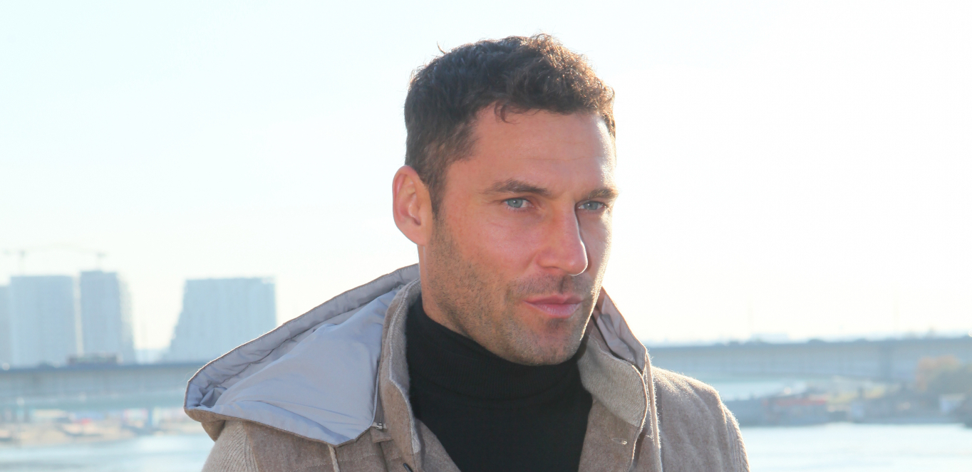 OVAKO IZGLEDA SESTRA DUŠKA TOŠIĆA! Ona mu čestitala rođendan, dok je fudbaler slavio sa prijateljima