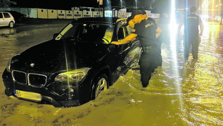 PAŽNJA, PAŽNJA! Spremite gumenjake, kabanice i kišobrane, najavljena jaka kiša od petka: Stiže novi potop! (FOTO, VIDEO)