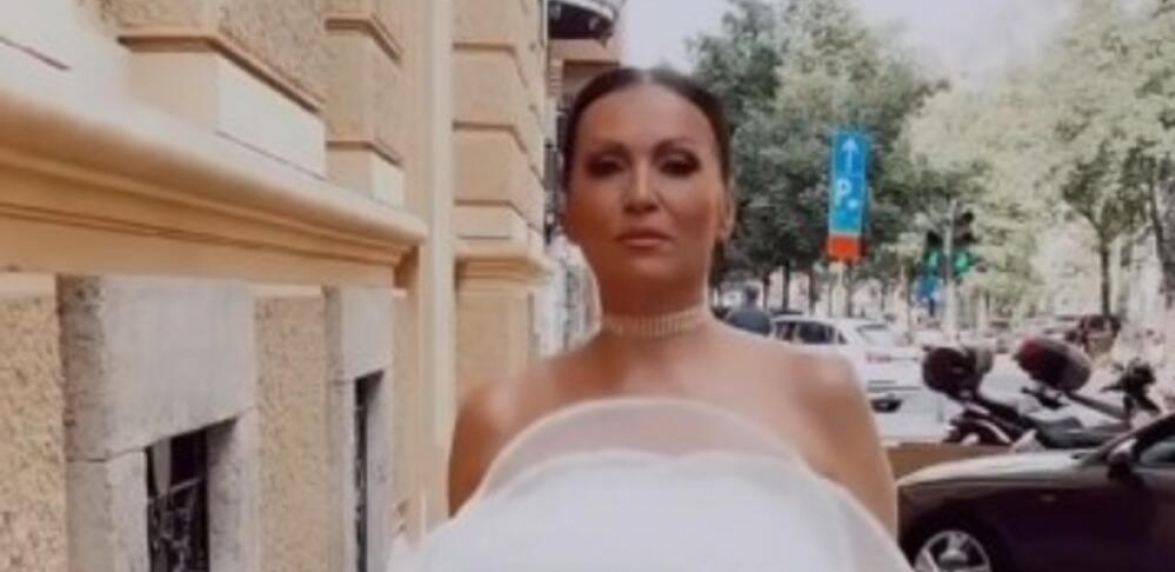 PEVAČICA ŠOKIRALA STAJLINGOM Nina Badrić proslavlja 50. rođendan, stigli poznati, a bogata trpeza i glamur obeležili su slavlje (FOTO)