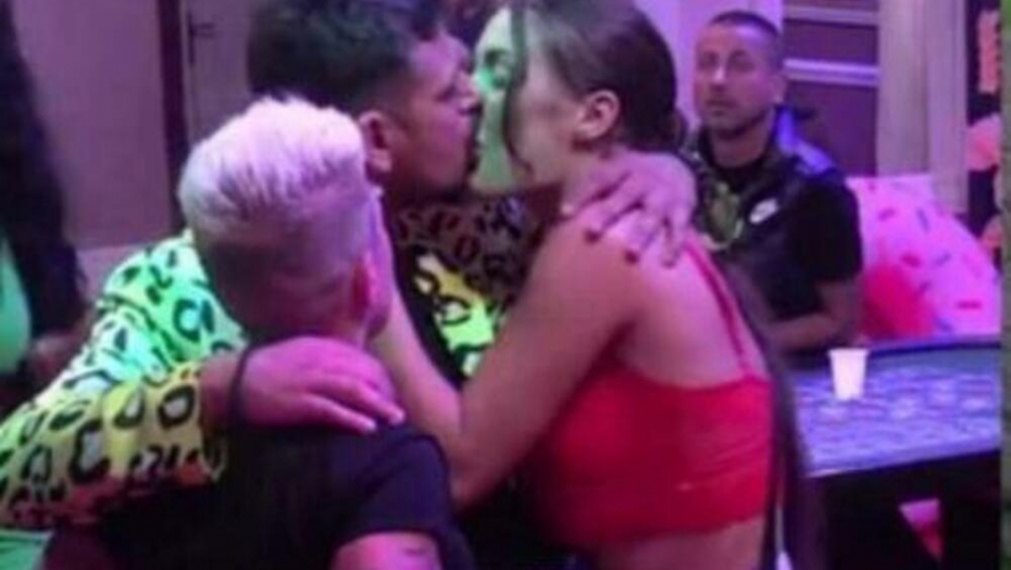 OBNOVA STARIH LJUBAVI Bora i Mima nikad prisniji, ona nije skidala osmeh