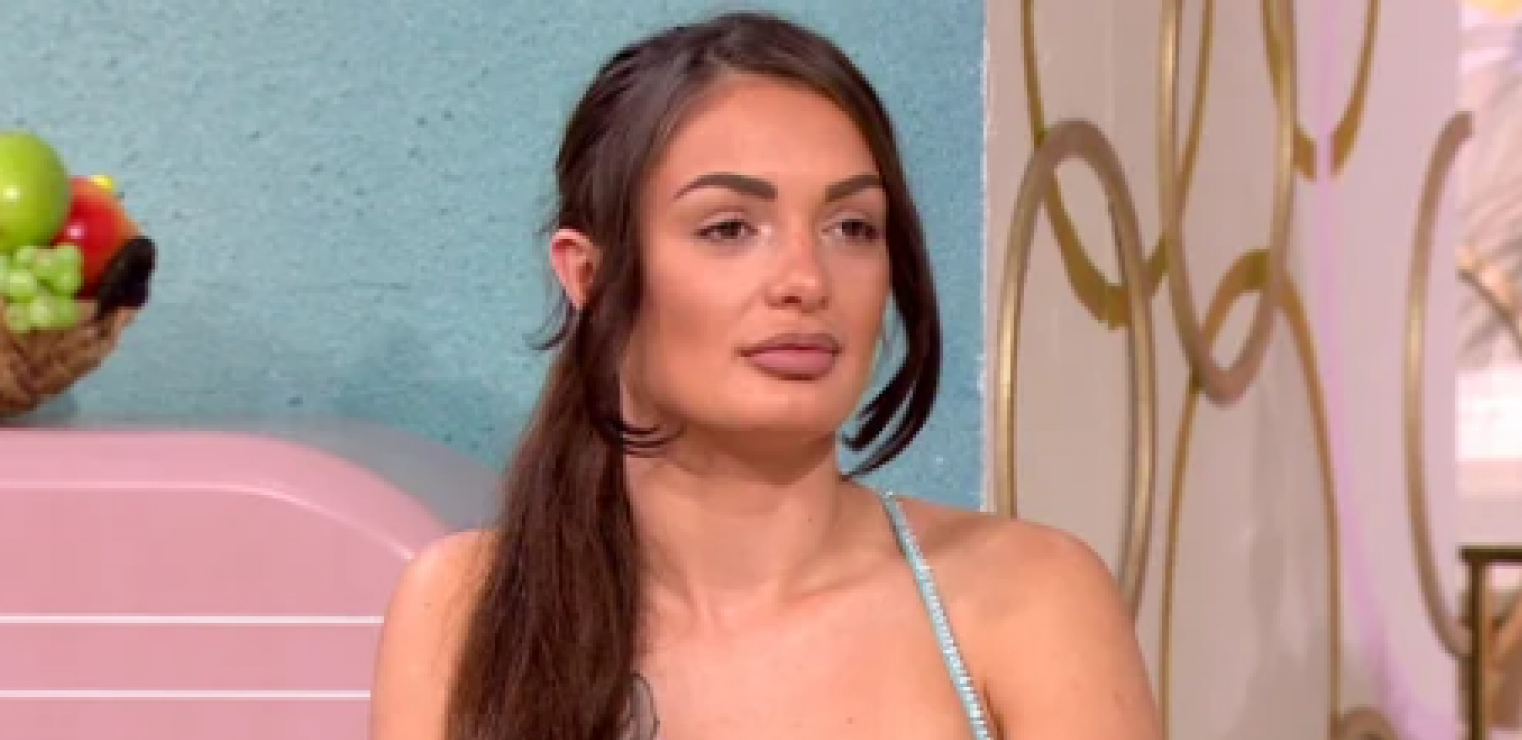 JE**ĆU TI MATER, NISI JE BLOKIRAO Skandal Viktorije Mitrović na Pinku, napravila karambol za vreme reklama, snimak završio u javnosti (VIDEO)