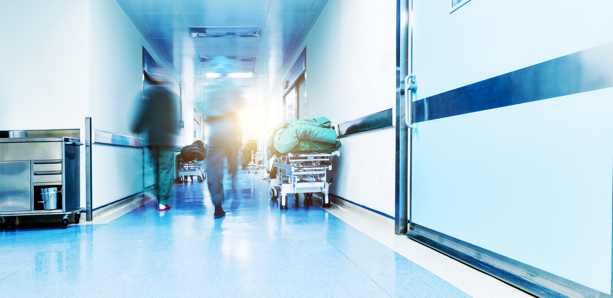 LEKARI HITNO REAGOVALI, UGLEDALI RUPU OD SEDAM CENTIMETARA Čovek kinuo u restoranu, pa mu iz stomaka IZVIRILO OVO