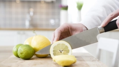 I miris je dovoljan: Šest razloga zbog kojih treba da držite limun pored kreveta