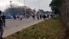 UBIJEN NAVIJAČ U ARGENTINI Haos na utakmici, sudija svirao kraj tek kad je pala bomba