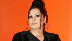 JANI TODOROVIĆ UPRAVO POZLILO NA AERODROMU: Pevačica nije mogla da hoda, dramatična situacija!