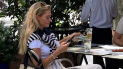NISU BORE, ODEĆA JE TA KOJA ČINI ŽENU STARIJOM Stilistkinja podelila nekoliko lakih trikova koji pomažu da se podmladite