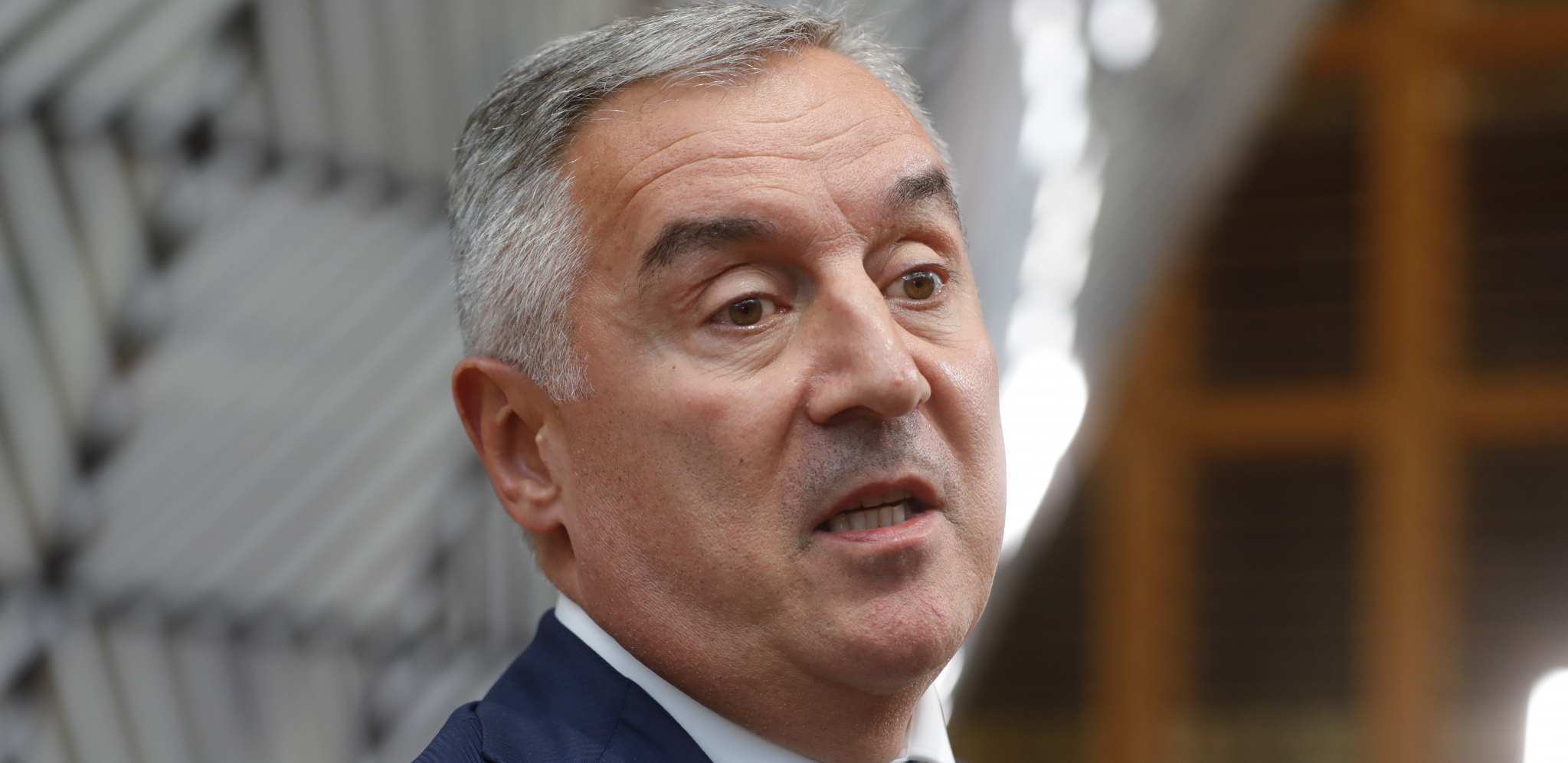 MILU JE DOGORELO DO NOKATA Demokratski front spreman da preuzme vlast