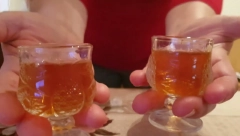 MOĆNI NAPITAK KOJI JAČA IMUNITET Liker od mušmule bolje od tableta čisti jetru i snižava holesterol