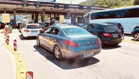 OVO SU POTREBNA DOKUMENTA ZA ULAZAK U GRČKU Porodici iz Srbije umalo PRESELO LETOVANJE, vratili ih sa granice ZBOG OVOGA