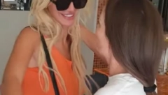 DEJAN SNIMAO PRVI SUSRET ALEKS SA DRAGOJEVIĆIMA Potrčala njegovoj sestri u zagrljaj, pere sudove, a reakcija njegovog brata je hit (FOTO)