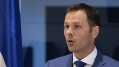 SRBIJA UPRKOS SVETSKOJ KRIZI OSTVARUJE DOBRE REZULTATE Mali: Privredni rast od četiri odsto u drugom kvartalu