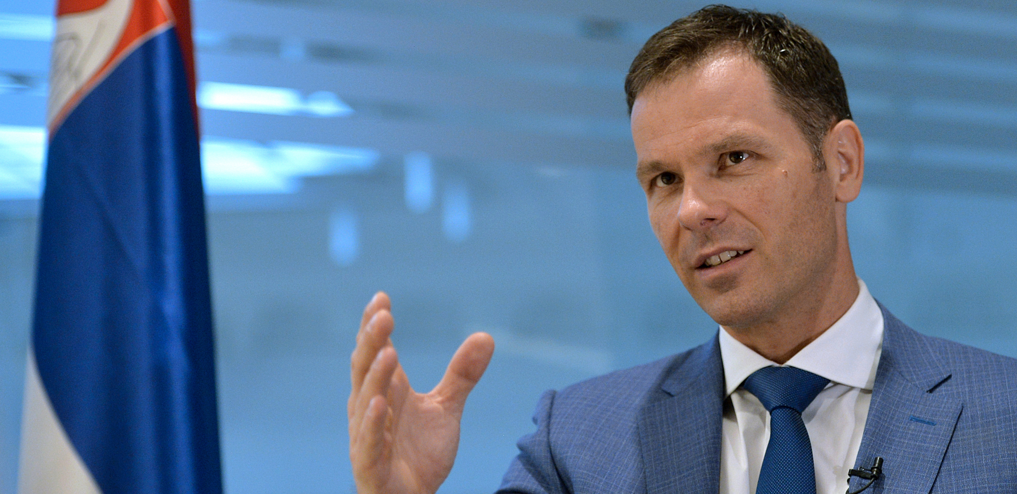 GARANTOVANI JAVNI DUG PREPOLOVLJEN Siniša Mali: Nastavlja se borba da zemlja ne posustane!