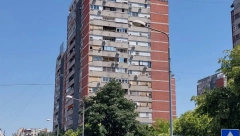 KRVI JE BILO NA SVE STRANE Komšije devojke koja je pala sa zgrade u neverici