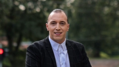 TOKOM SNIMANJA EMISIJE STIGLA DOJAVA O BOMBI Voditelj van sebe, bežao kroz studio, pa doživeo prekid filma