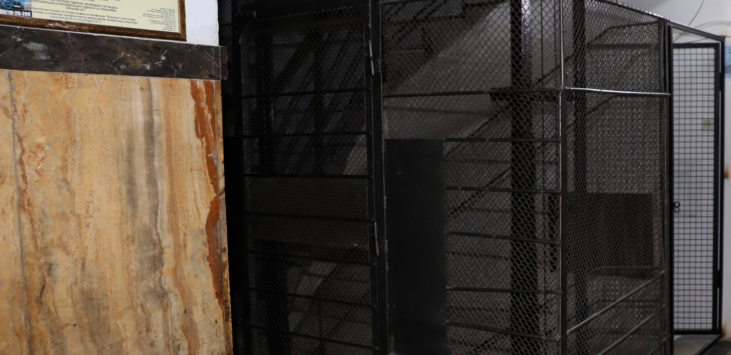 LIFT SMRTI U KRUŠEVCU Čovek se zaglavio, pa UMRO - stanari u strahu