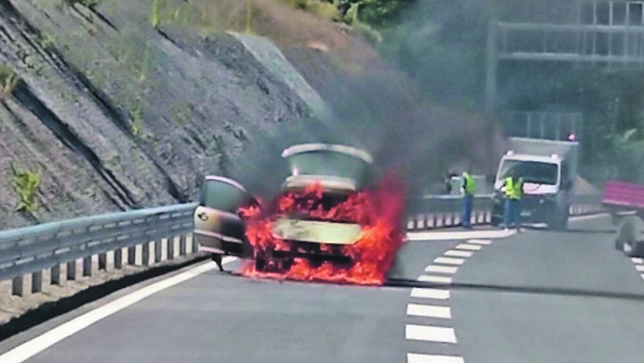 TEK OTVOREN A VEĆ BAKSUZAN: Na prvom crnogorskom auto-putu zapalilo se pet automobila! (FOTO)