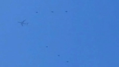 NAŠI MIGOVI DOPRATILI AVION EGIPATSKOG PREDSEDNIKA Sletanje na beogradski aerodrom propratili i građani (FOTO,VIDEO)