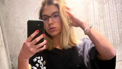 TANGA BIKINI I ZATEGNUTA ZADNJICA Sestra Miljane Kulić grmi na plaži, pokazala zanosne obline, svi gledaju u nju (FOTO)