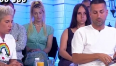 AJMO KARTE NA STO, DA VIDIMO KO JE GREŠIO Matora sasula Anđelu u lice sve, Sandra nije mogla da ostane suzdržana