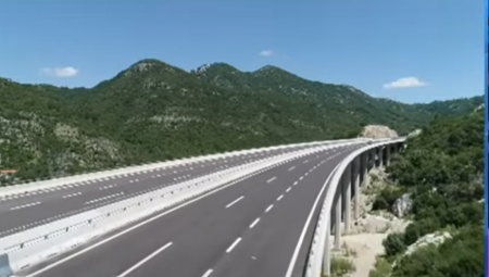 VOŽNJA DO MORA I DALJE MUKOTRPNA Uprkos novom auto-putu putovanje do crnogorskog primorja traje preko 10 sati