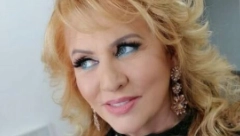 ĆANA SE PRISETILA POZNANSTVA SA SVOJIM SUPRUGOM Doživela scenu kao iz ljubavnih filmova "MOLILA SAM BOGA DA NE DOĐE NA NASTUP"