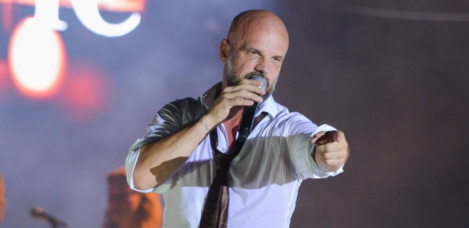 NEVEROVATNA ATMOSFERA! Devojke ronile suze na nastupu Bobana Rajovića, a njegov potez su svi zabeležili! (VIDEO)
