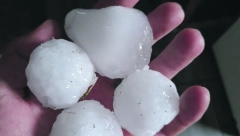 NOVO UPOZORENJE RHMZ-a Užasno nevreme protutnjalo Srbijom, u narednim satima na udaru ovi delovi zemlje (FOTO/VIDEO)
