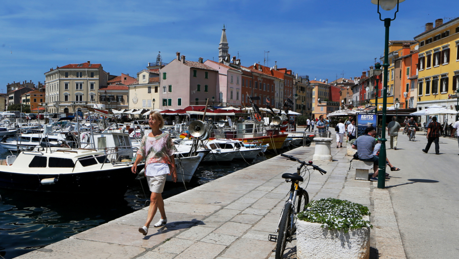 JEFTINA LETOVANJA SU PROŠLOST Sve manje ljudi će moći na odmore, plaže će biti puste