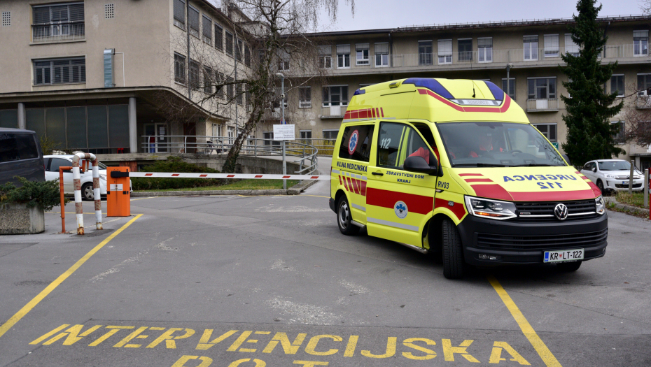 OPŠTA TUČA U SLOVENIJI Sukob policije i skvotera, urnisali zgradu