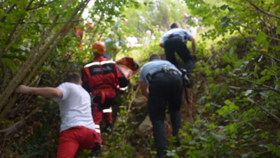 SPAŠENO DEVETORO LJUDI Uspešna evakuacija na Suvoj planini, rekreativci izvučeni sa nepristupačnog terena