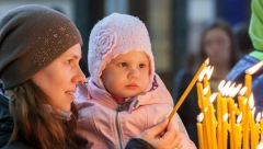 NATPIS NA CRKVI KOJI JE RAZBESNEO VERNIKE Evo šta piše na ulaznim vratima (FOTO)