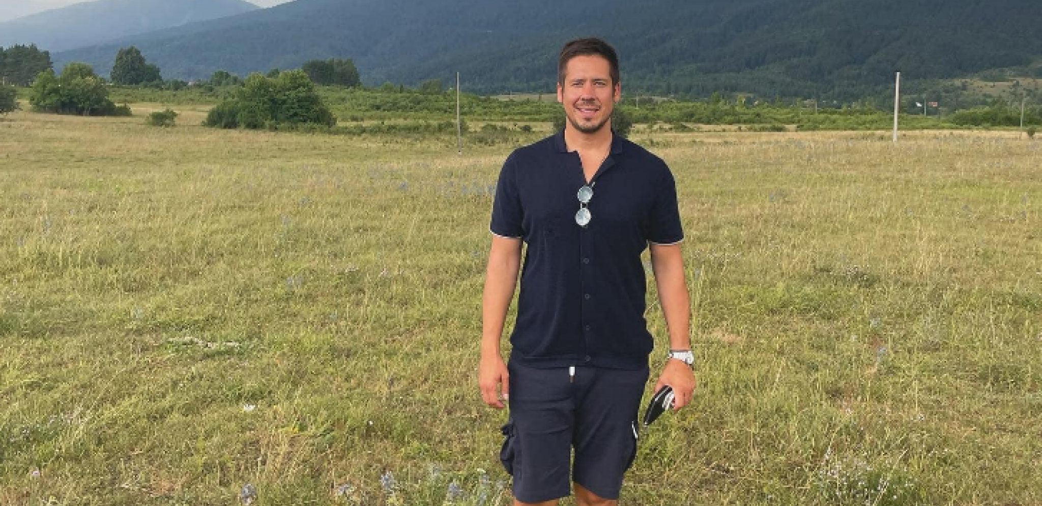 OVDE JE ODRASTAO POKOJNI MARINKO Nikola Rokvić posetio selo svog oca, kuća krije strašnu tragediju, a njegove reči kidaju dušu (FOTO)