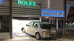 PANTER SE ZAGLAVIO MEČKOM U IZLOG Dolijao glavni akter neuspele pljačke zlatare u Nemačkoj