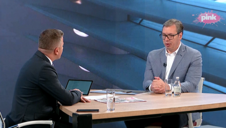 NJIMA JE SRPSKA ZASTAVA KAO BIKU CRVENA MARAMA! To je skupina građanski orjentisanih, ne bih želeo da kažem anti-srpski orjentisanih, agresivnih osoba!