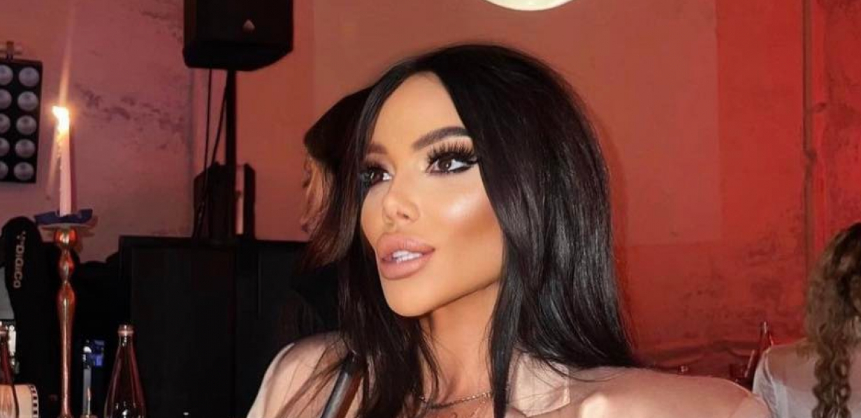 ĆERKA PREKO 100 OPERACIJA, A ONA PRIRODNA LEPOTICA Tamara Đurić pokazala kako izgleda njena majka, svi su ostali u šoku zbog ove zanosne plavuše! (FOTO)