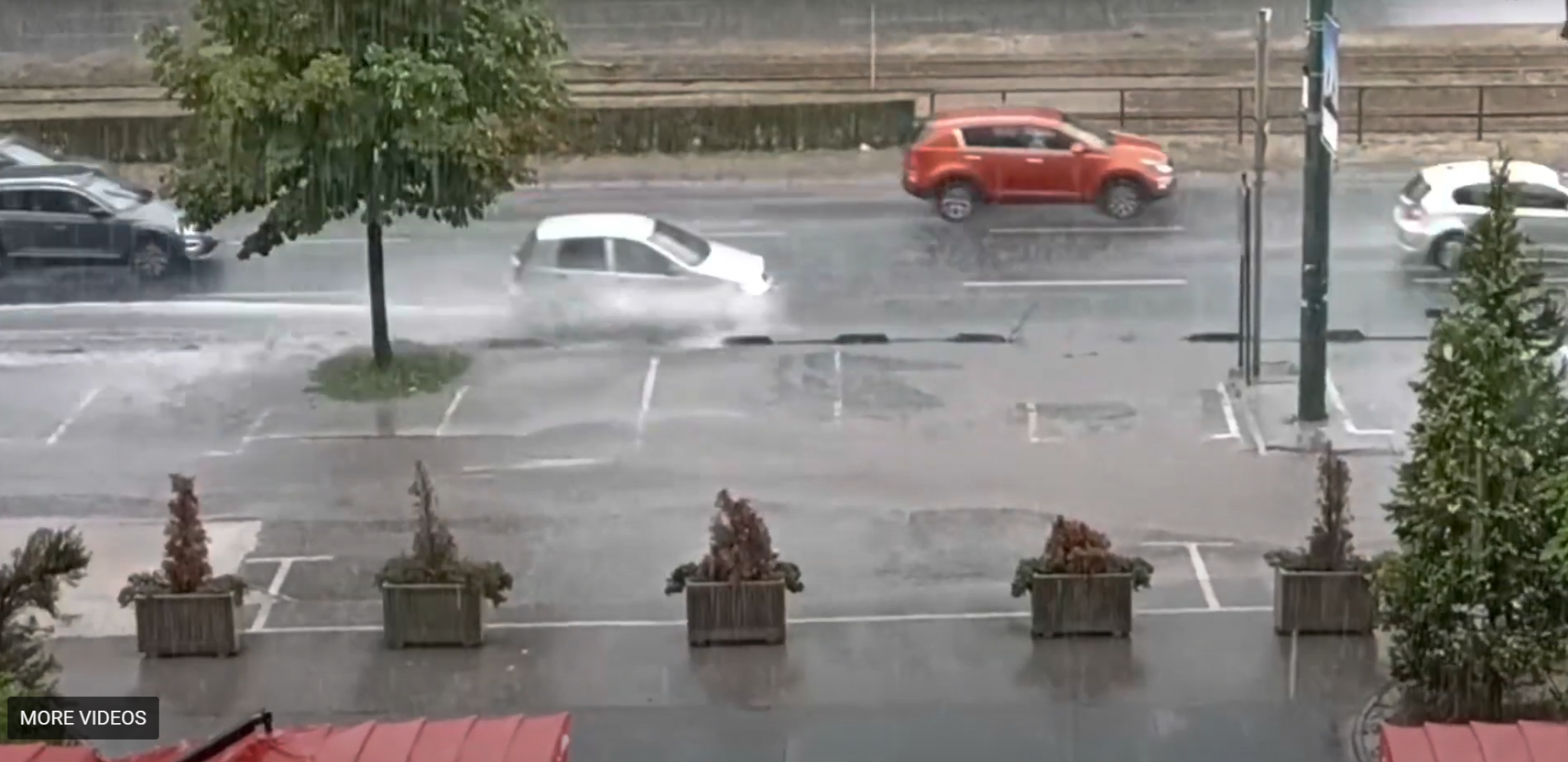 UPALJEN METEOALARM! RHMZ upozorava na ogromnu količinu padavina, u ovim krajevima zemlje sutra najkritičnije