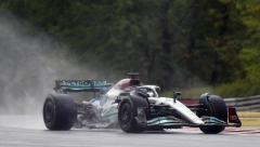 KAKAV LIK  Izgleda kao da vozač Formule 1 mora dizati vratom 300 kila, kako bi postigao odgovarajuću formu (VIDEO)