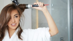 PEŠKIR, FEN ILI VAZDUH Koja je najbolja metoda za sušenje kose kako bi ostala zdrava i sjajna