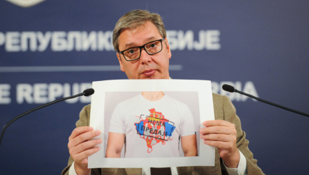 VUČIĆ O SITUACIJI NA KOSOVU I METOHIJI Priština kreće u ponoć, molim za mir; Nema predaje!