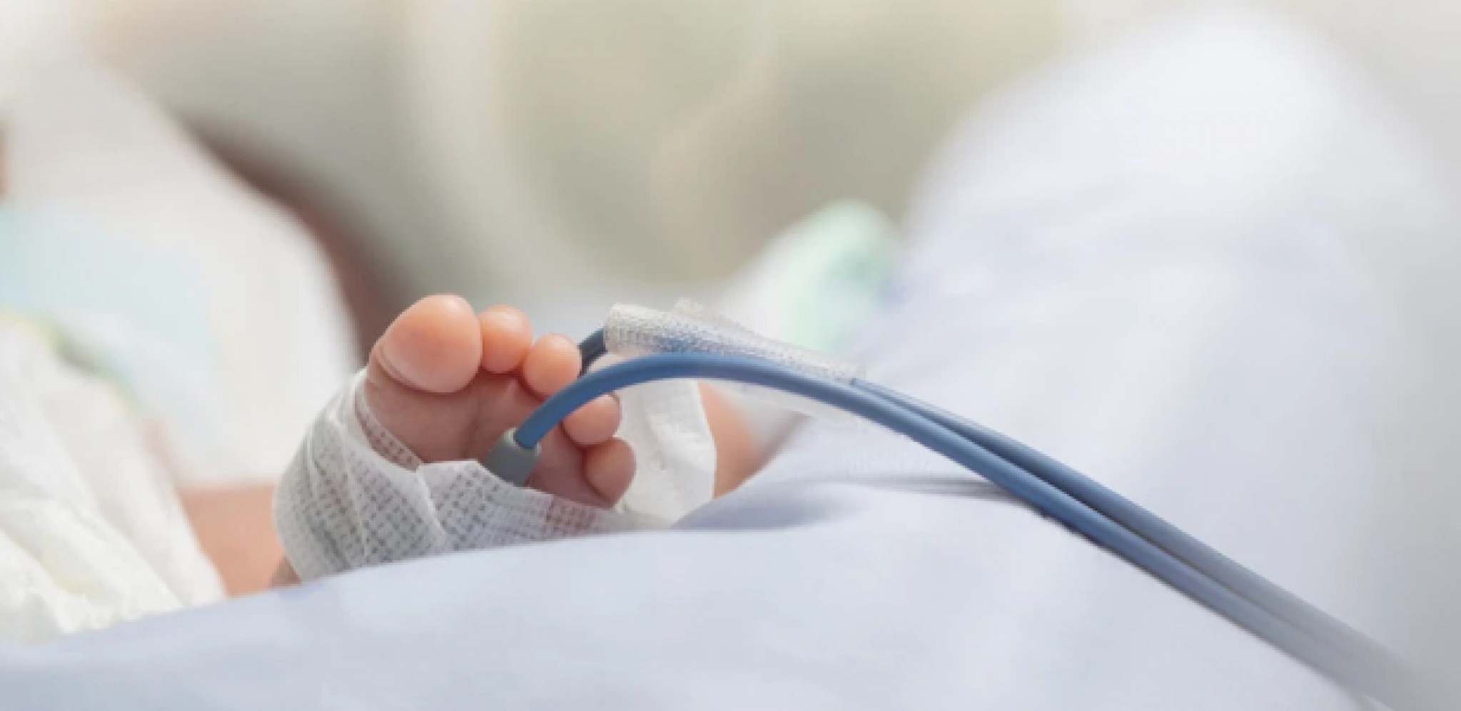 ČETVORO UMRLO, PREKO 400 DECE ZARAŽENO Sumnja se da im je pedijatar preneo HIV, roditelji u panici!