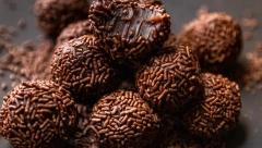 BRIGADEIRO RECEPT Probajte nestvarne čokoladne kuglice i osetite ukus Brazila, za samo 10 minuta će biti na vašem stolu
