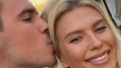 DOBILA OGROMAN POKLON Evo šta je Đorđe Đoković uneo u porodilište, Saška van sebe (FOTO)