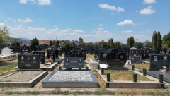 SPOMENIK NA GROBLJU U BEOGRADU OD KOGA PODILAZI JEZA Zbog ove dve reči u natpisu se ljudi krste