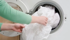 PRIMETILI STE DA VAM NESTAJU ČARAPE NAKON PRANJA VEŠA? Niste umislili, veš-mašina zaista može da ih proguta